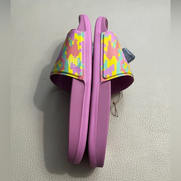 NWT - Adidas Lego Adilette Comfort Sandal - Youth 6/Women 6.5/EU 38 - Picture 7 of 11